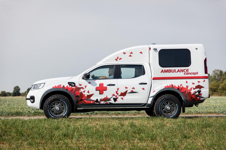  Renault Alaskan Ambulance Concept by Sanicar 2016 года  (фото 10 из 11)